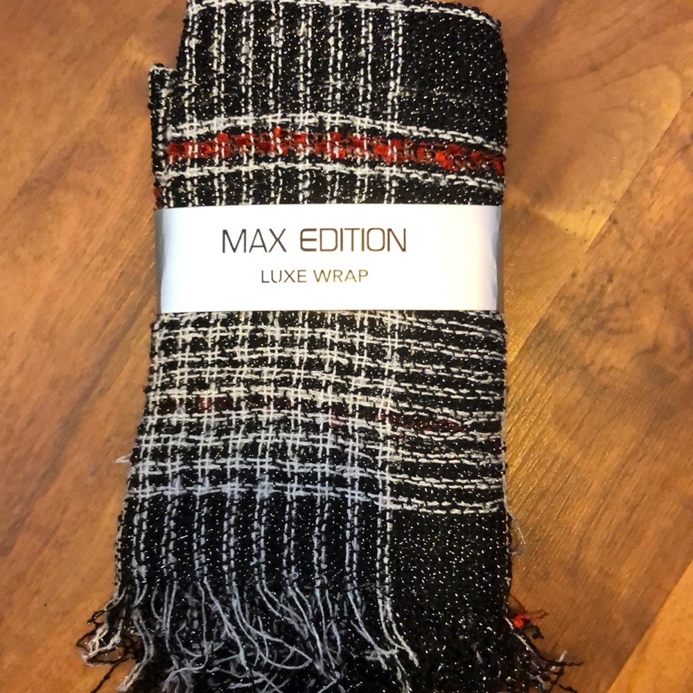 Scarf / Wrap made by Max Edition NWT - Picture 1 of 5